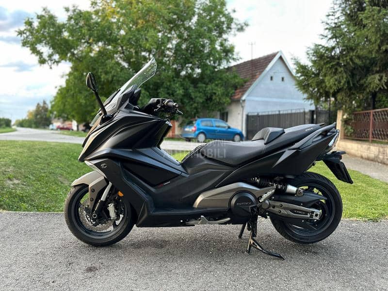 Kymco AK 550