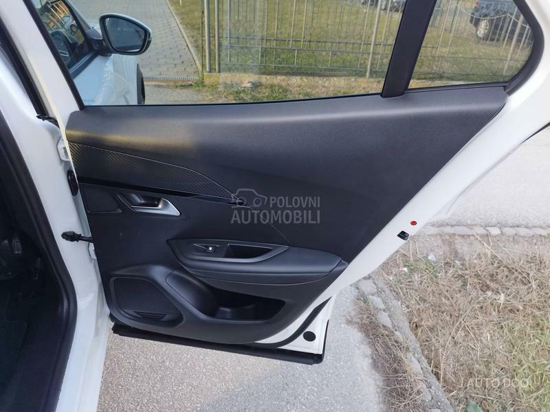 Peugeot 2008 1.5 BLUEHDI ALLURE