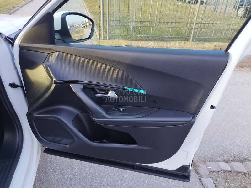 Peugeot 2008 1.5 BLUEHDI ALLURE