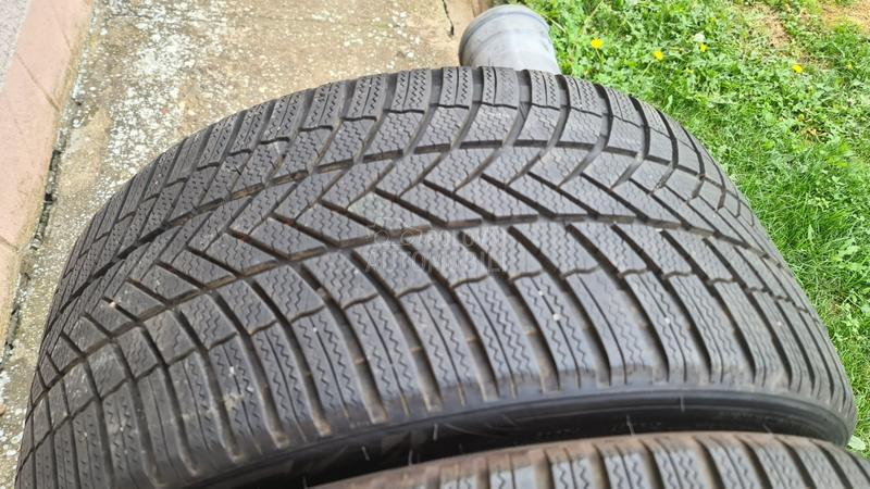 Bridgestone 275/35 R21 Zimska