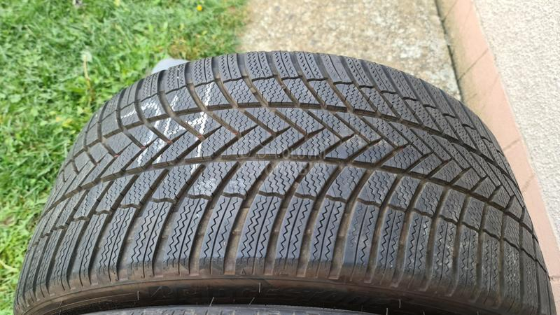 Bridgestone 275/35 R21 Zimska