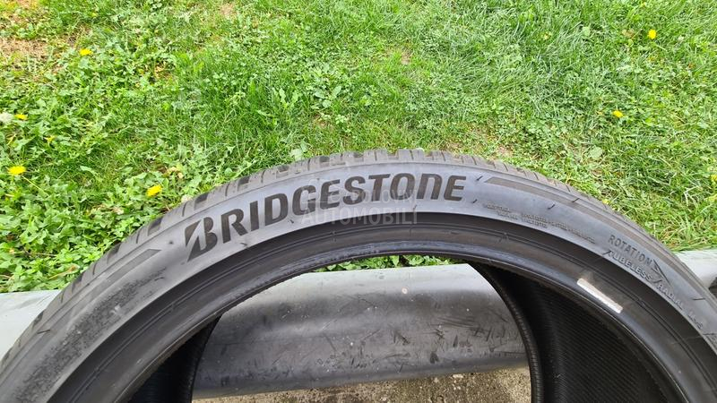 Bridgestone 275/35 R21 Zimska