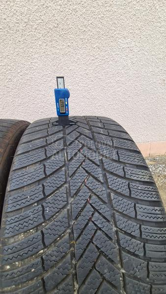 Bridgestone 275/35 R21 Zimska