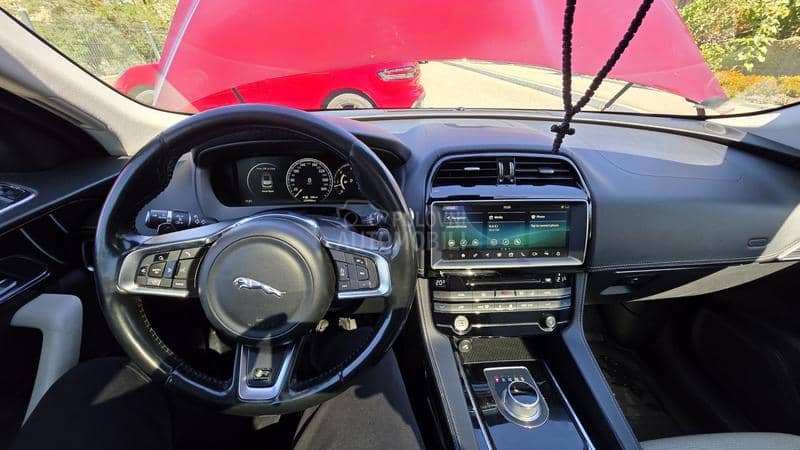 Jaguar F pace R Sport 3.0