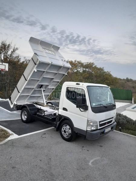 Mitsubishi fuso canter