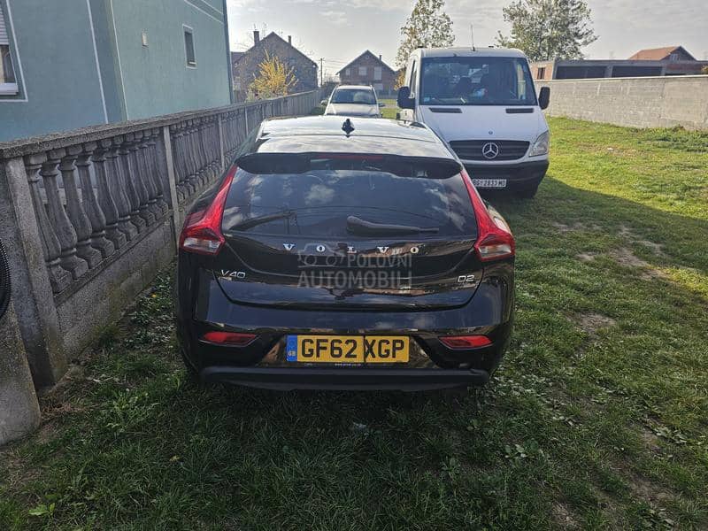 Volvo V40 