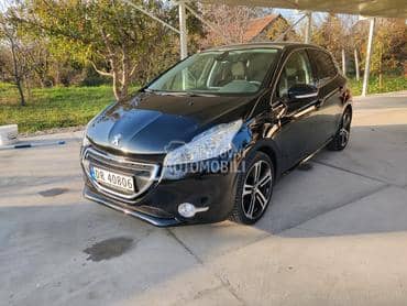 Peugeot 208 Black edition
