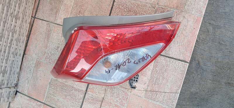 LEVA lampa