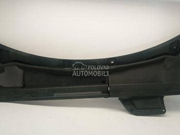 Plastika ispod šoferšajbne za Jaguar E-Pace od 2017. do 2021. god.