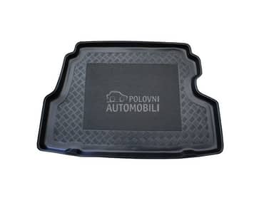 Kadica za gepek limuzina za Volvo 440 od 1988. do 1997. god.