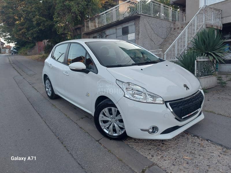 Peugeot 208 1,2 CHROM