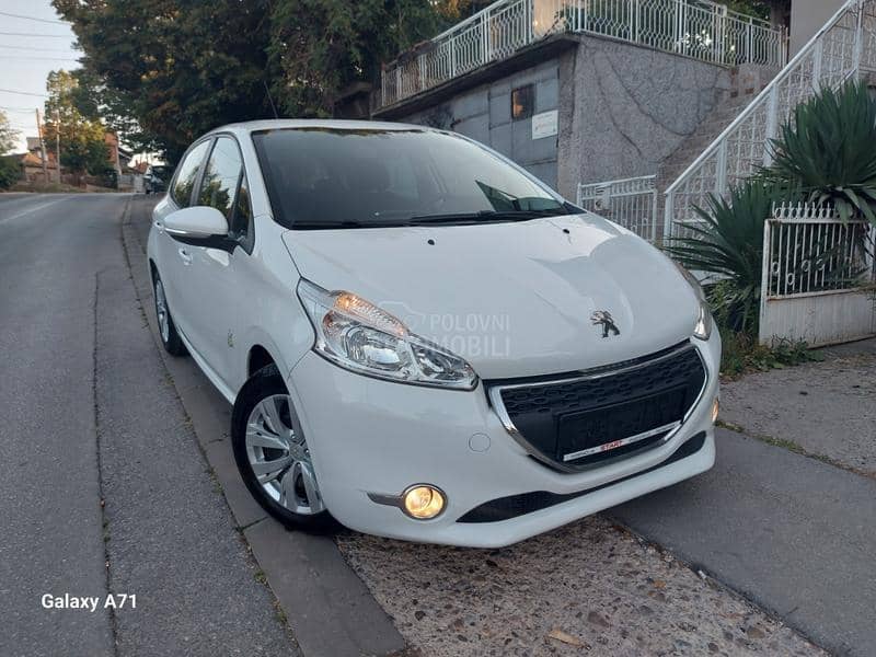 Peugeot 208 1,2 CHROM