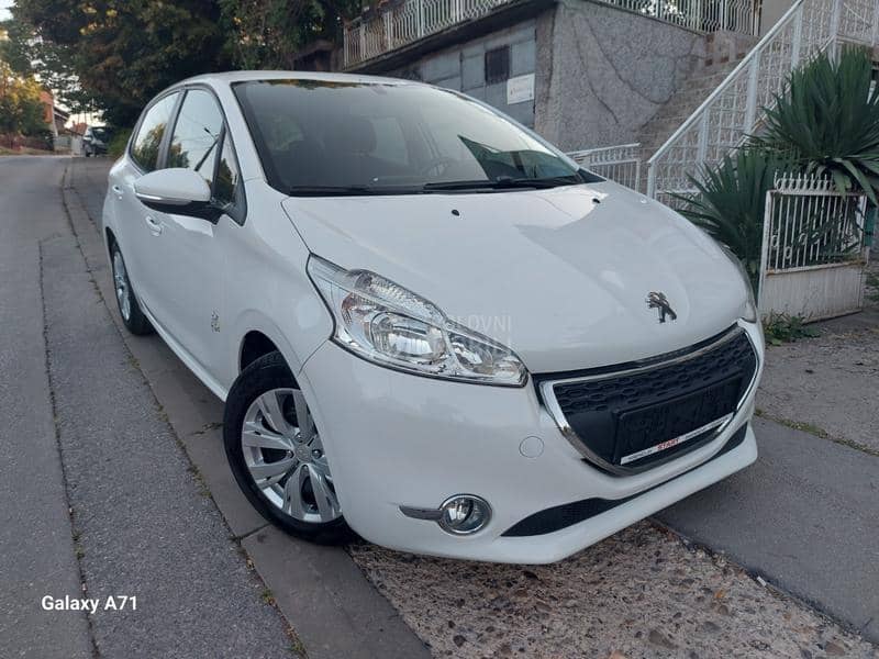 Peugeot 208 1,2 CHROM