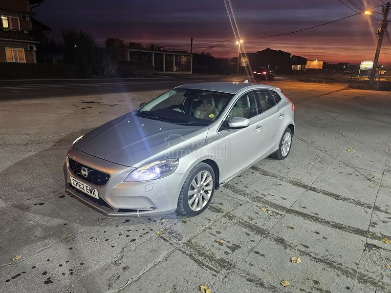 Volvo V40 