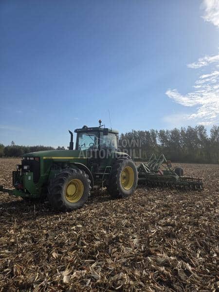 John Deere 8200