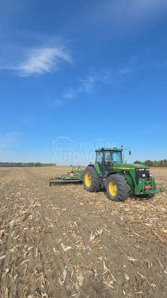 John Deere 8200