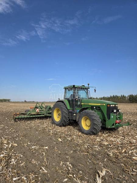 John Deere 8200