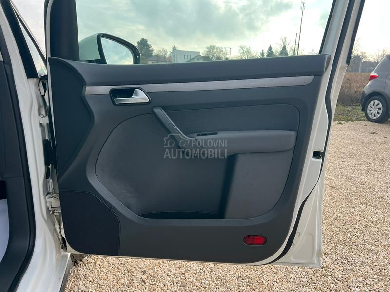 Volkswagen Touran 1.6TDI/DSG/LED/ALU