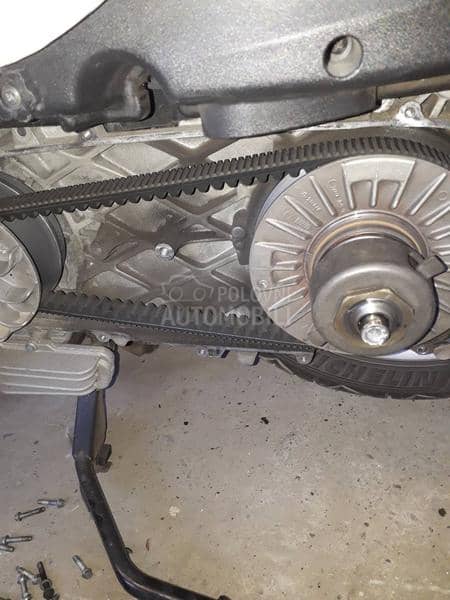 Piaggio x10 Švajcarac