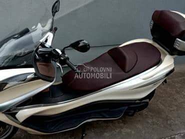 Piaggio x10 Švajcarac