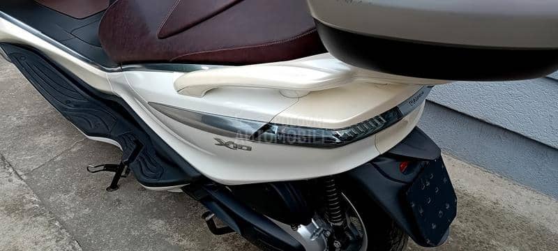 Piaggio x10 Švajcarac