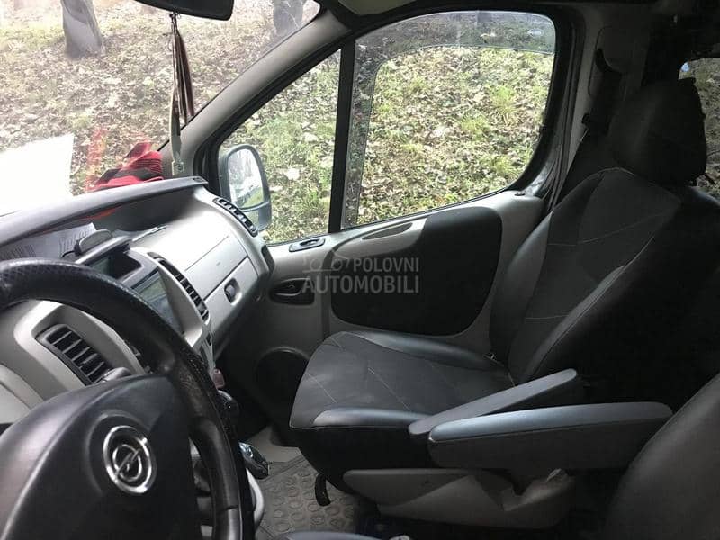 Opel Vivaro 2.5 CDTI