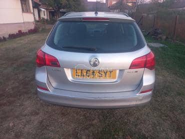 Opel Astra J 1.6 cd 2014. god. -  kompletan auto u delovima