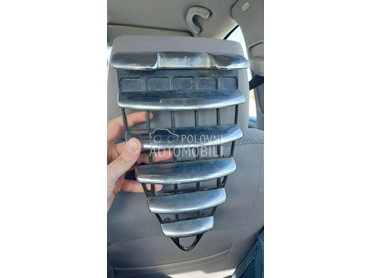 Gril branika za Alfa Romeo 147 od 2000. do 2004. god.