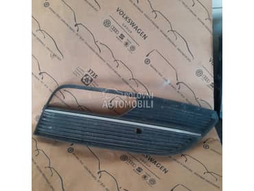 Desna resetka u braniku za Audi A3 od 2013. do 2016. god.