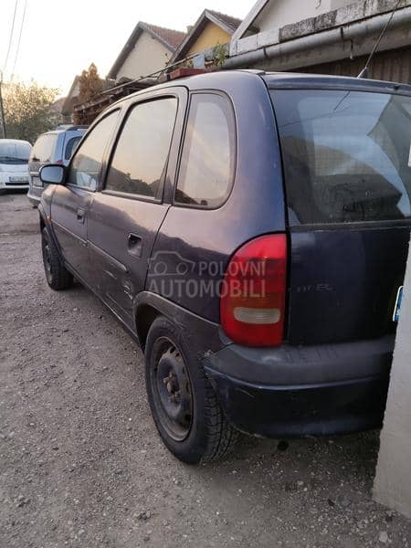 Opel Corsa B 1.0 1998. god. -  kompletan auto u delovima