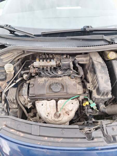 Peugeot 207 1.4 b