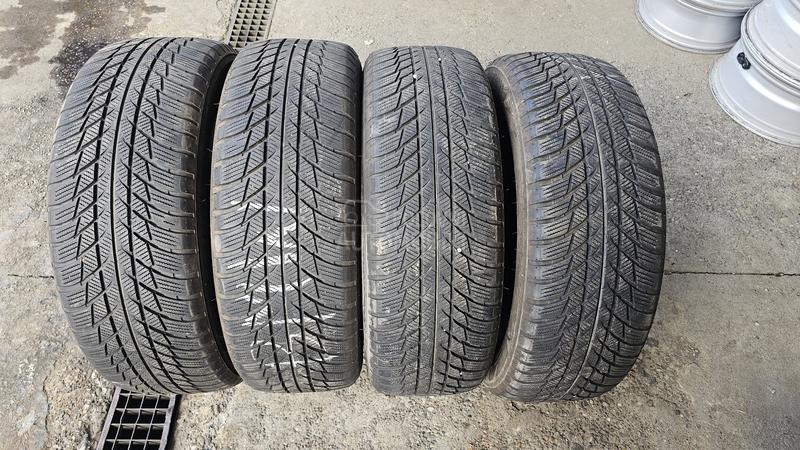 Bridgestone 205/60 R17 Zimska
