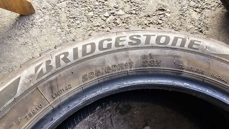Bridgestone 205/60 R17 Zimska