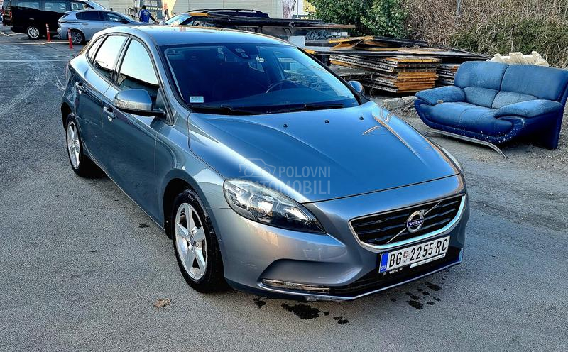 Volvo V40 