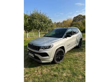 Jeep Compass 4XE