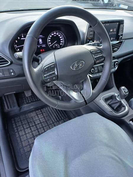 Hyundai i30 1.5 DPI