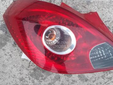 Leva lampa 3v  osteceno za Opel Corsa D od 2006. do 2010. god.