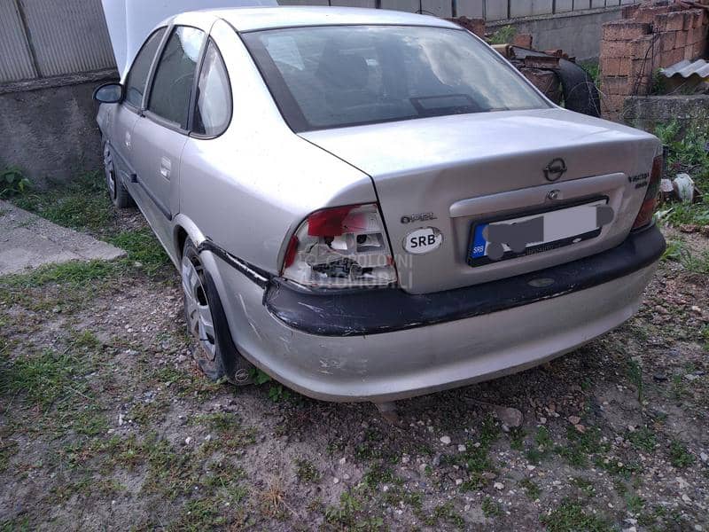 Opel Vectra B 2.0 16v