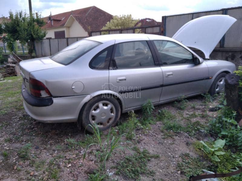 Opel Vectra B 2.0 16v