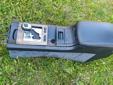 Centralna konzola za Citroen C6 od 2005. do 2012. god.