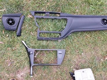 Oplata instrument table za Toyota Auris