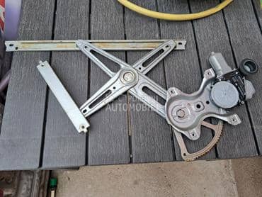 LEVI PODIZAC PROZORA za Toyota Yaris od 2012. do 2016. god.