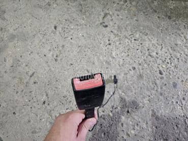 Utičnica pojasa za Volkswagen Golf 5