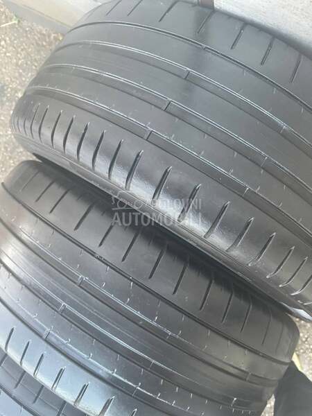 Pirelli 255/40 R21 Letnja
