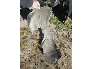 Podkrilo prednje desno za Audi A4