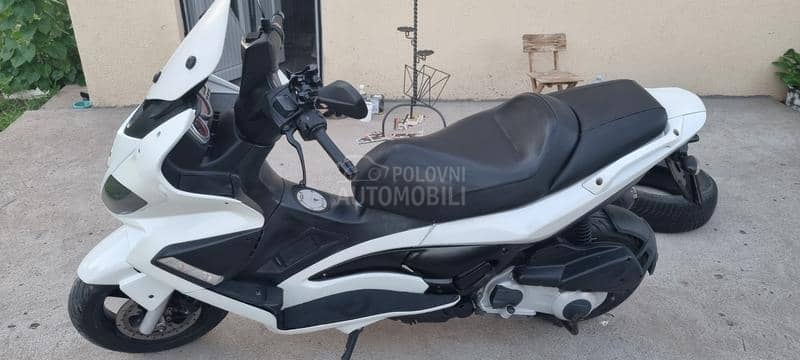 Piaggio Nexus 250