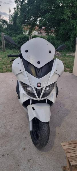 Piaggio Nexus 250