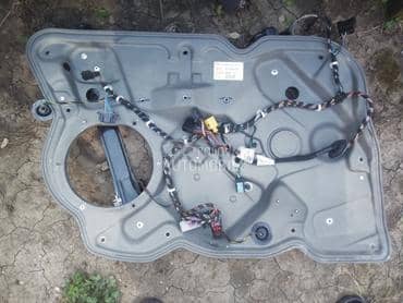 Prednji levi podizac OctaviaA5 za Škoda Octavia