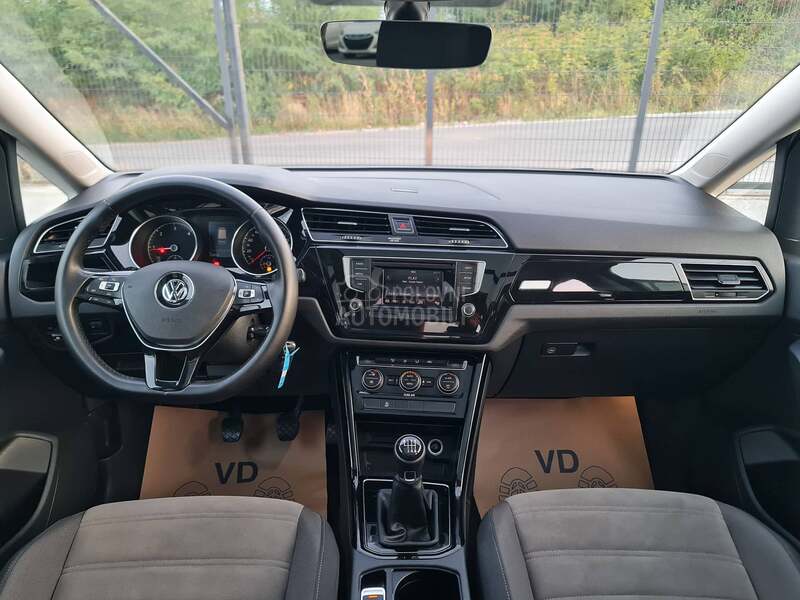 Volkswagen Touran 