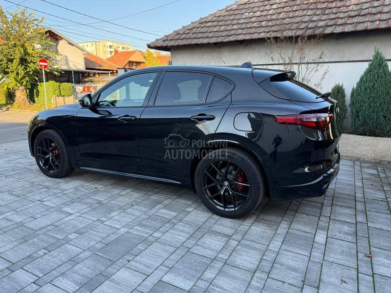 Alfa Romeo Stelvio VELOCE  Q4